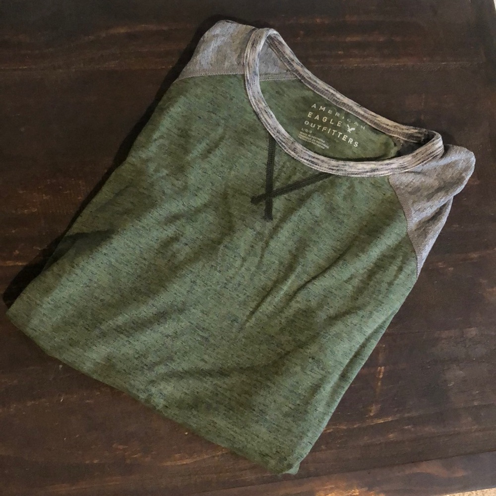 Men’s American Eagle T-shirt